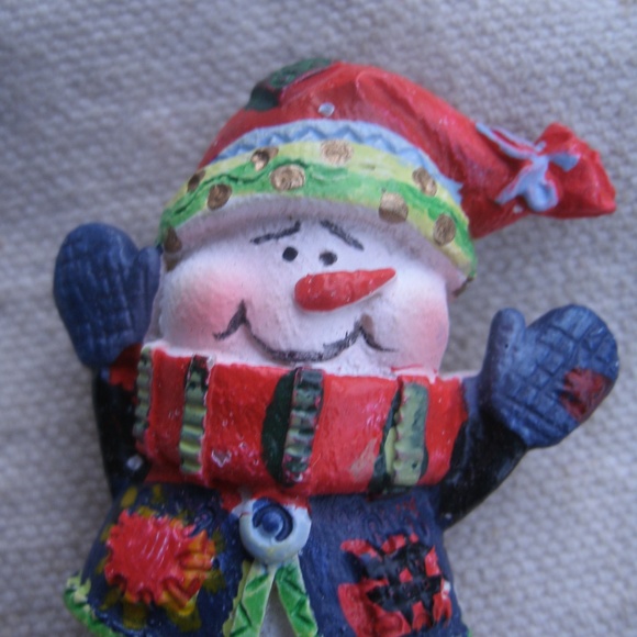 Vintage Holiday Snowman Pin - Picture 2 of 8